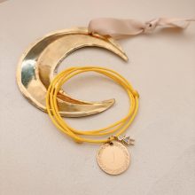 Collier Breloque Petite Fille «Médaille Couronne + Initiale» (Cordon aux choix)